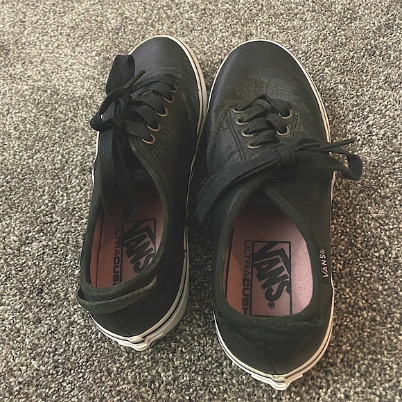 Women’s Van shoes. Size 7 - Picture 2 of 3